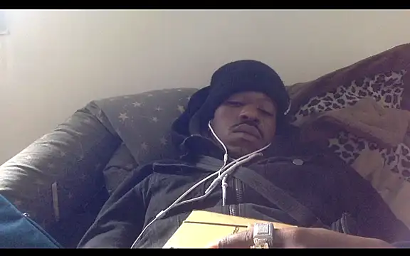 Snapshot of POPAYE972 chatting on 11.19.25 POPAYE972 online show from 11.19.25