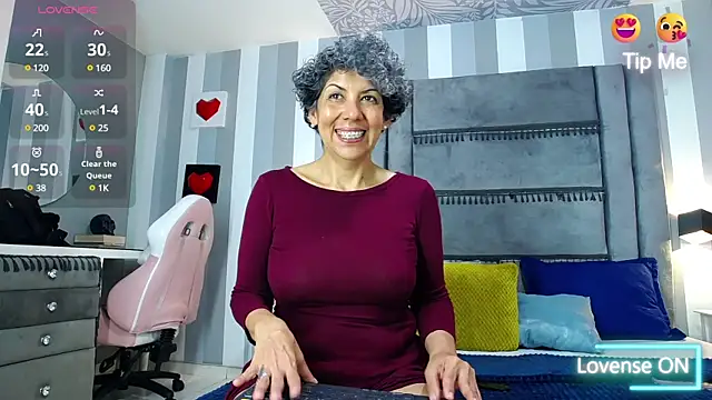 Julianewell online show from 02.08.25