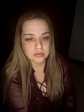 cansuozell online show from 11.04.25