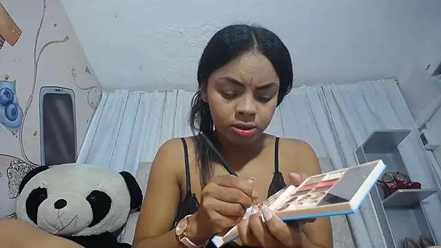 KOURTNEY-- online show from 09.24.25