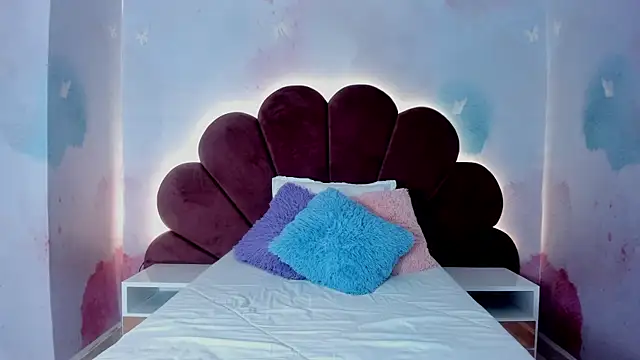 Carohorny4u online show from 11.21.25