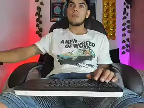 Snapshot of mikee_scooth chatting on 02.02.25 mikee scooth online show from 02.02.25