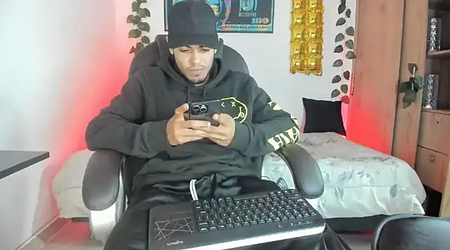 Snapshot of mikee_scooth chatting on 02.12.25 mikee scooth online show from 02.12.25