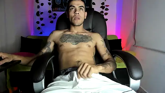 Snapshot of mikee_scooth chatting on 09.29.25 mikee scooth online show from 09.29.25