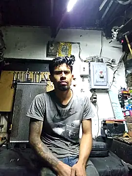 Snapshot of Menpolla_hot chatting on 11.11.25 Menpolla hot online show from 11.11.25