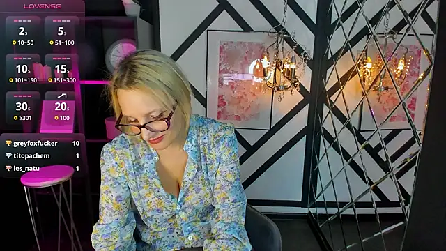 Snapshot of Queen_Anna_ chatting on 01.31.26 Queen Anna online show from 01.31.26