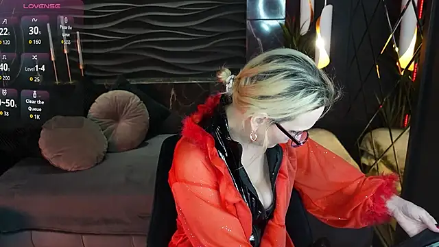 Snapshot of Queen_Anna_ chatting on 02.01.26 Queen Anna online show from 02.01.26