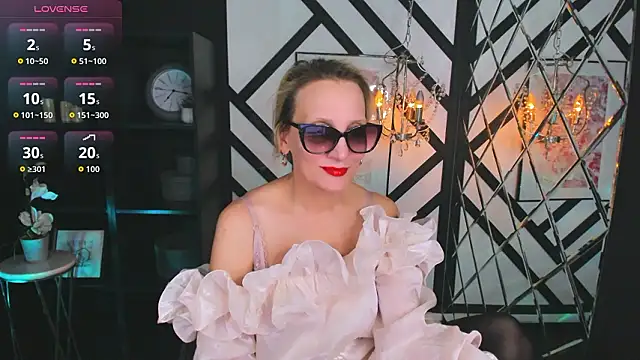 Snapshot of Queen_Anna_ chatting on 03.01.26 Queen Anna online show from 03.01.26