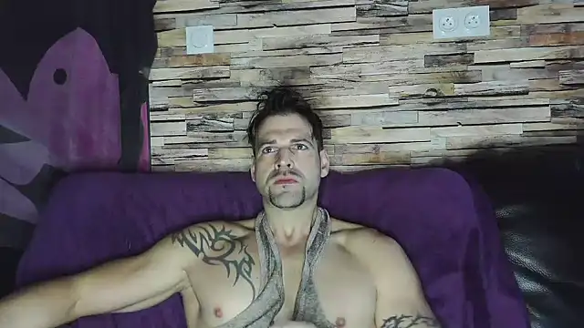 Snapshot of XxBigboybandxX chatting on 12.20.24 XxBigboybandxX online show from 12.20.24
