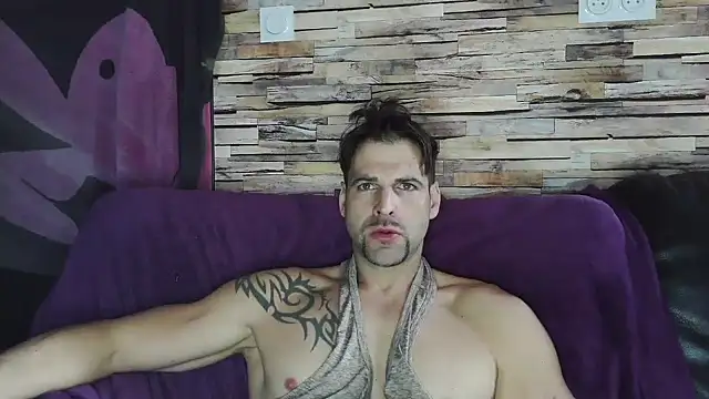 Snapshot of XxBigboybandxX chatting on 12.20.24 XxBigboybandxX online show from 12.20.24