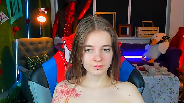 TinaDavil online show from 03.18.25