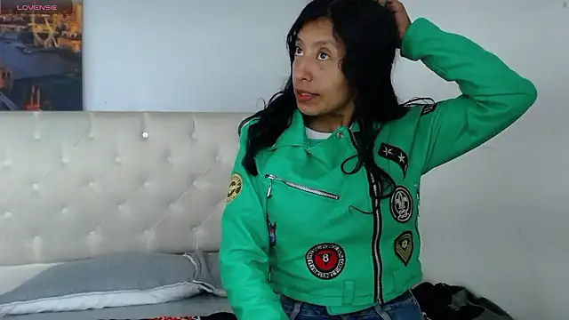 karolinee 66  online show from 12.06.24