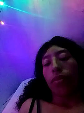 karolinee 66  online show from 12.17.24