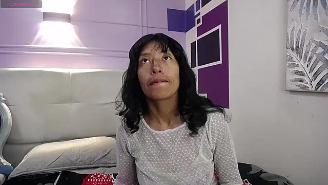 karolinee 66  online show from 12.13.25