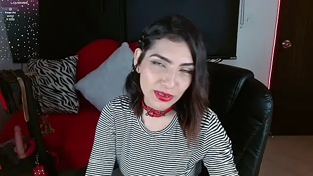 Snapshot of Carolaine69_ chatting on 01.22.25 Carolaine69 online show from 01.22.25