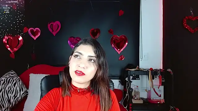 Snapshot of Carolaine69_ chatting on 02.28.25 Carolaine69 online show from 02.28.25