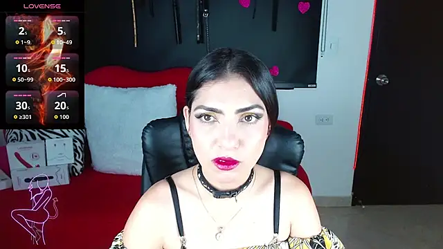 Snapshot of Carolaine69_ chatting on 09.29.25 Carolaine69 online show from 09.29.25