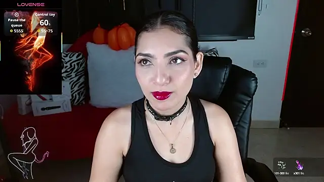 Snapshot of Carolaine69_ chatting on 10.02.25 Carolaine69 online show from 10.02.25