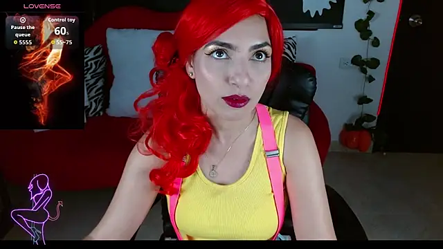 Snapshot of Carolaine69_ chatting on 10.17.25 Carolaine69 online show from 10.17.25