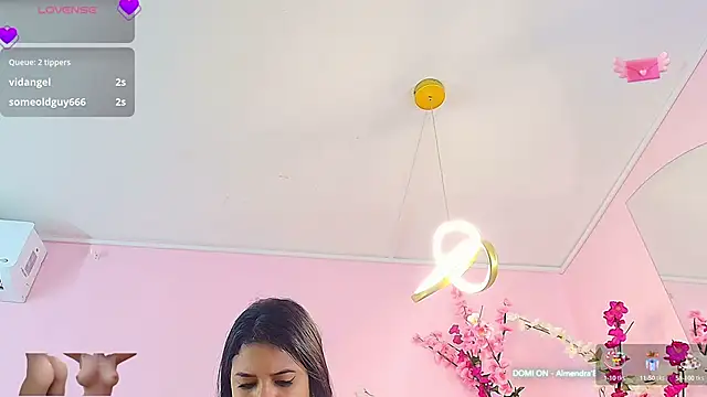 Snapshot of almendraevans chatting on 03.18.25 almendraevans online show from 03.18.25