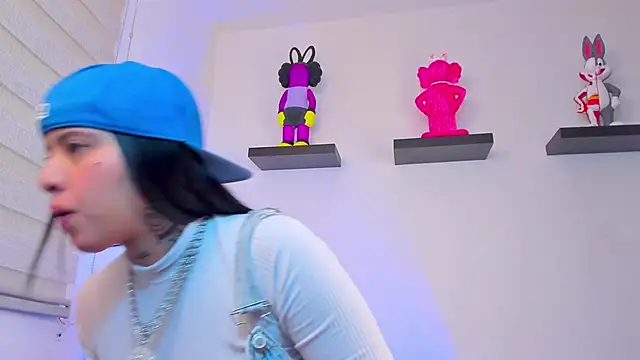 Gangster Girl online show from 12.28.24