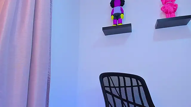 Gangster Girl online show from 02.24.25