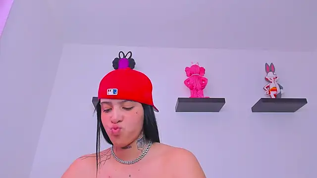 Gangster Girl online show from 03.05.25