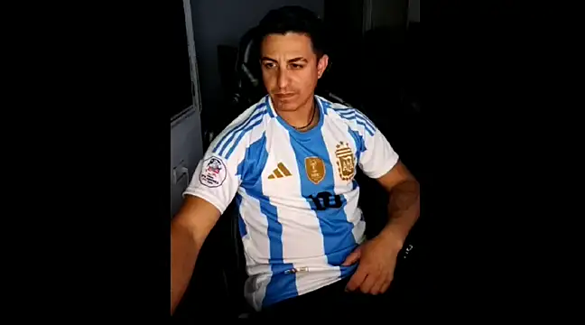 Snapshot of Ghostman89 chatting on 01.05.25 Ghostman89 online show from 01.05.25