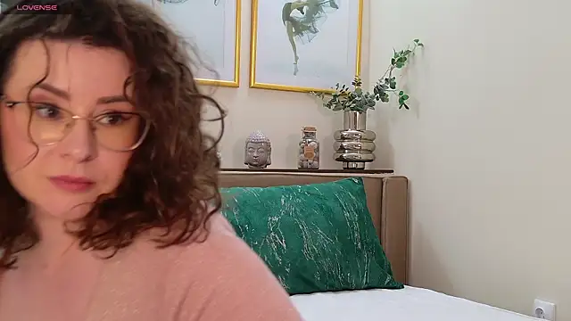 Snapshot of JESSYKA chatting on 01.31.25 JESSYKA online show from 01.31.25