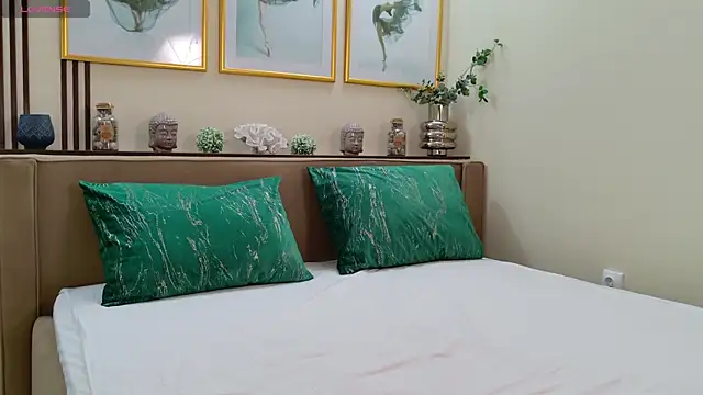 Snapshot of JESSYKA chatting on 02.10.25 JESSYKA online show from 02.10.25