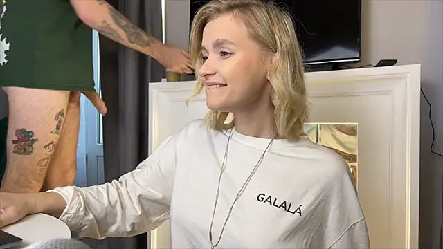 Adelovenick online show from 11.27.25