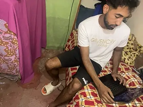 Snapshot of GaaTto chatting on 10.21.25 GaaTto online show from 10.21.25