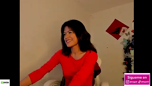 meganthompsonn22 online show from 11.28.25