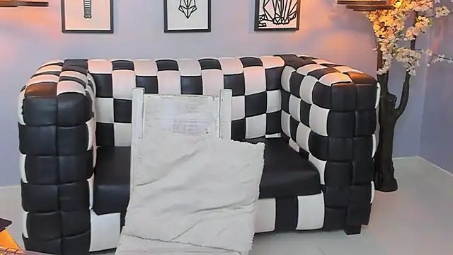 SARAFOXX  online show from 12.06.24