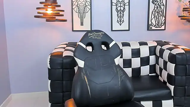 SARAFOXX  online show from 12.08.24