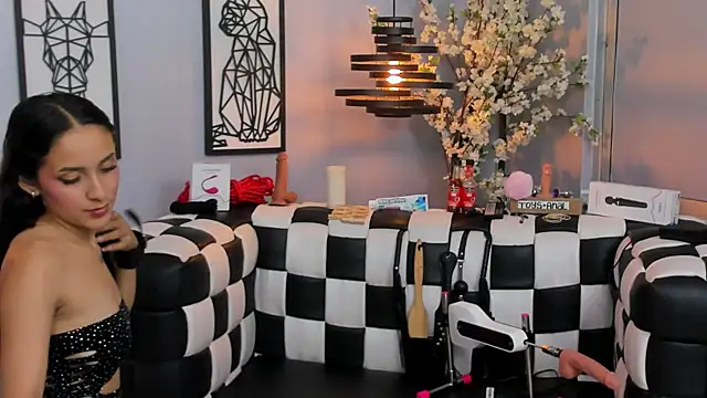 SARAFOXX  online show from 12.21.24