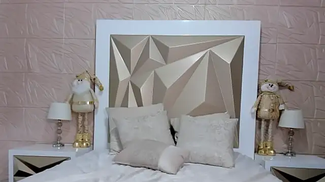 PassionMacoll online show from 12.14.24