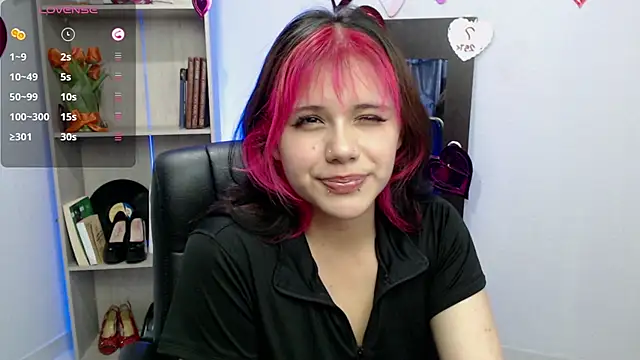 mixie cute online show from 02.20.25