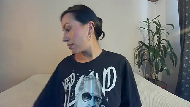 EmiGomez  online show from 03.08.25