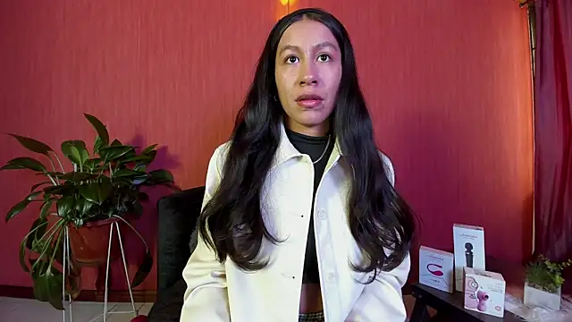 EmiGomez  online show from 04.06.26