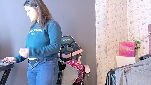 AvrillThomas online show from 10.13.25