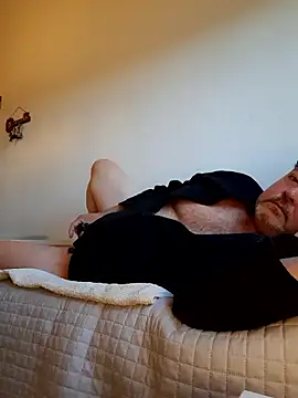 Snapshot of bluangelo chatting on 12.28.24 bluangelo online show from 12.28.24