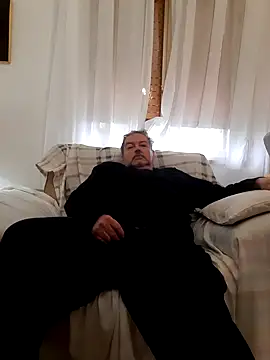 Snapshot of bluangelo chatting on 03.07.25 bluangelo online show from 03.07.25