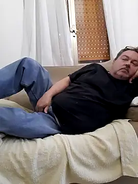 Snapshot of bluangelo chatting on 03.17.25 bluangelo online show from 03.17.25