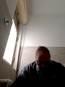 Snapshot of bluangelo chatting on 11.06.25 bluangelo online show from 11.06.25