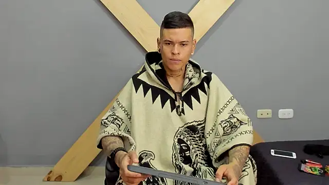 Snapshot of jamesinked_ chatting on 12.19.24 jamesinked  online show from 12.19.24