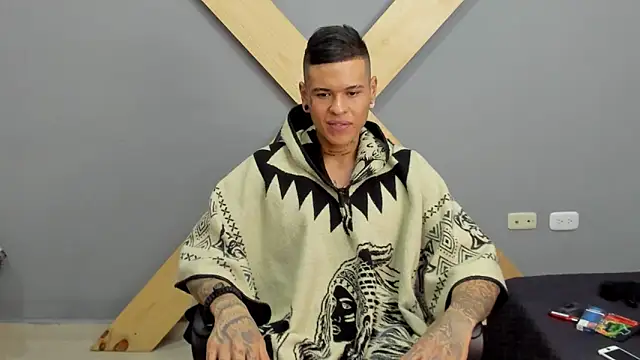 Snapshot of jamesinked_ chatting on 12.19.24 jamesinked  online show from 12.19.24