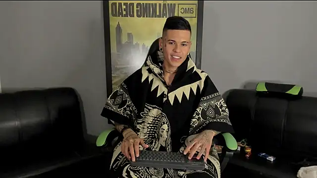 Snapshot of jamesinked_ chatting on 12.20.24 jamesinked  online show from 12.20.24