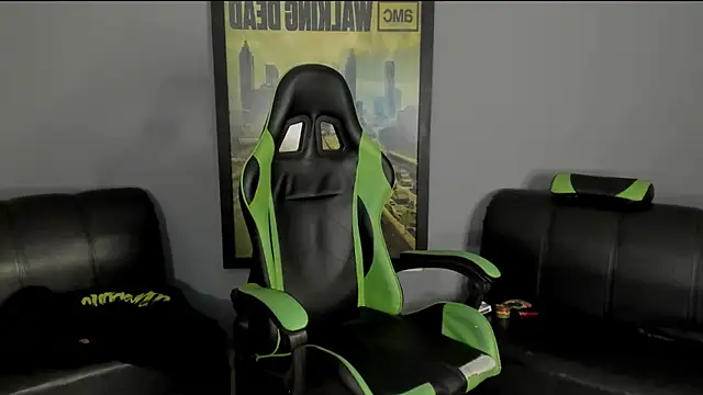 Snapshot of jamesinked_ chatting on 12.21.24 jamesinked  online show from 12.21.24