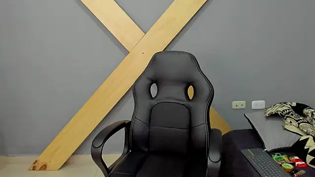 Snapshot of jamesinked_ chatting on 12.26.24 jamesinked  online show from 12.26.24